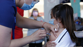 A Pfizer-vakcinát ajánlja az 5–11 éves gyerekeknek az EMA