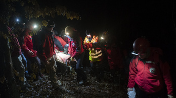 Megsérült egy túrázó, barlangi mentők siettek a segítségére
