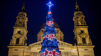 Már égnek a karácsonyi fények Budapesten