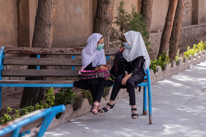 Tragikus sorsú afgán gyermekek: egyre gyakrabban adnak el kicsiket munka vagy házasság céljára