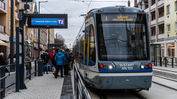A tervezett bevétel felét teljesíti a tram-train
