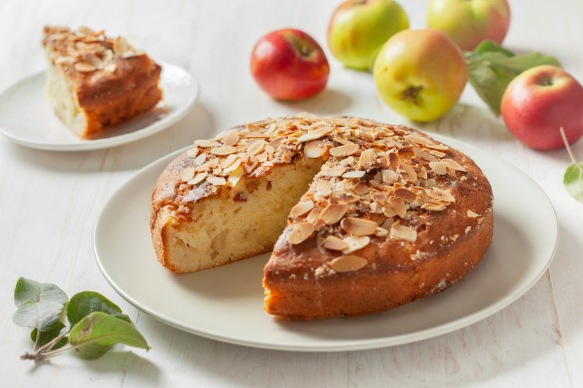 Pihe-puha almás süti kevert tésztából: bögrével is kimérheted a hozzávalókat