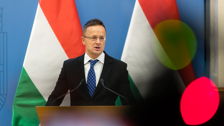 Szijjártó Péter bekérette Ukrajna budapesti nagykövetét