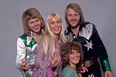 Az ABBA 4 sztárjáról gyönyörű, téli felvétel készült: Agnetha és Anni-Frid viszi a prímet