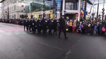 Kínosra sikeredett az Erdély elszakítását ünneplő román felvonulás Kolozsváron