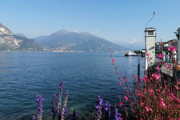 Lago di Como, Bellagiónál, a kompállomáson
                        
