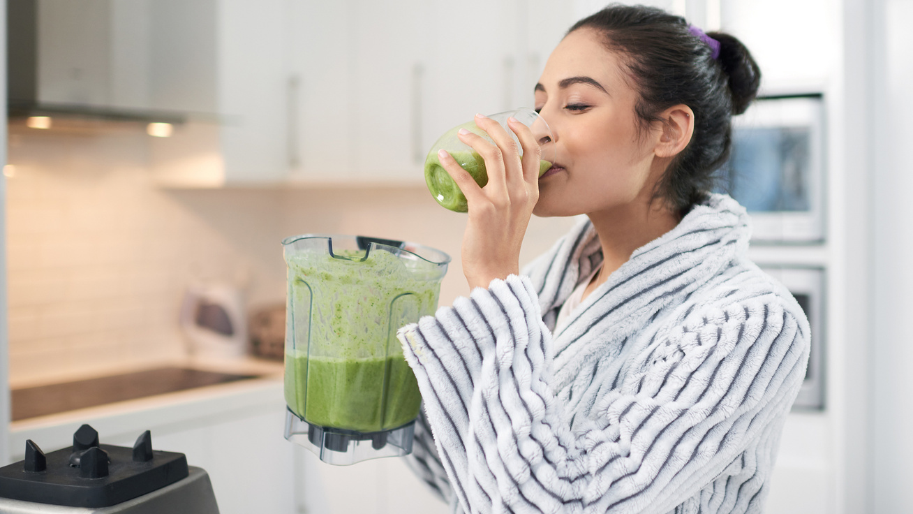 Beindítja a zsírégetést, segíti a folyamatos fogyást: 8 téli zöldturmix, ami tökéletes reggelire is