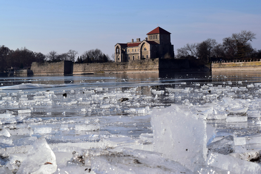 10 kérdéses kvíz az ország kedvelt látnivalóiból: téli fotókon is felismered őket?