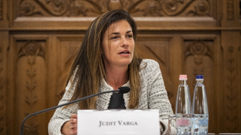 Varga Judit bukását követeli az ellenzék a Völner-ügy miatt