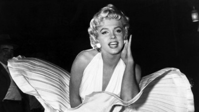Fénnyel írt történelem: libben Marilyn szoknyája