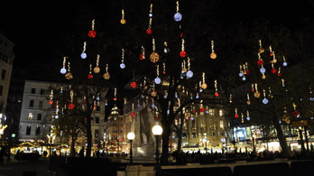 Karácsony Gergely: Környezetbarát, zöld szemlélettel alakították ki a fővárosi karácsonyi díszkivilágítást
