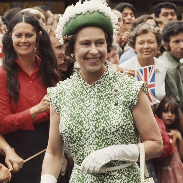 10 ritkán látott fotó a fiatal II. Erzsébet pompázatos szettjeiről: maga volt a megtestesült stílus