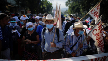 Salvadorban ezrek tüntettek a korrupció ellen