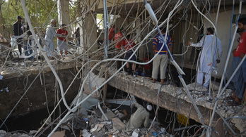 Gázrobbanás döntött romba egy bankot, tucatnyian meghaltak