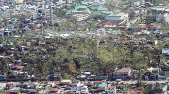 Már majdnem 400 áldozata van a Fülöp-szigeteki tájfunnak