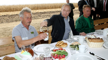 Putyin gyerekkori barátjával kóstoltatja meg az ételeit