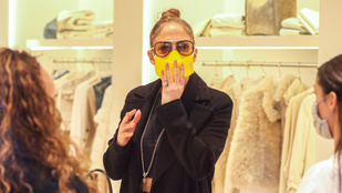 Jennifer Lopez az utolsó pillanatra hagyta a karácsonyi vásárlást