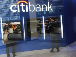 Hétvégére leáll a Citibank, jövő kedden a Magyar Telekom