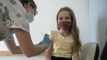 Az Emmi elárulta, hány kiskorút oltottak be koronavírus ellen Magyarországon