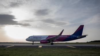 A kifutópálya hibája miatt Debrecen helyett Budapesten szállt le egy Wizz Air-gép