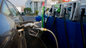 Nehezen bírják már a benzinkutak a hatósági árakat