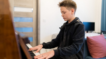 A 13 éves Virtuózok-győztes, aki öt hangszeren játszik