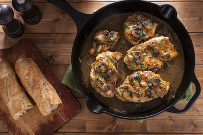 Gombás csirke fűszeres szószban: curry bolondítja meg
