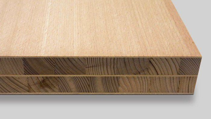 Lécbetétes bútorlap: belül táblásított, olcsóbb fa, kívül drága furnér