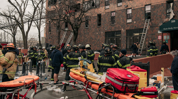 Tűz ütött ki egy bronxi lakóházban, tizenkilencen meghaltak