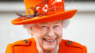 Kiderült, mi II. Erzsébet királynő kedvenc gyorsétele