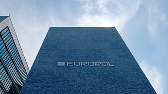 Rengeteg adatot kell törölnie az Europolnak