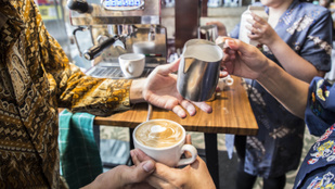 Kis mennyiségű idegméreg van a kávéban – vélhetően rákkeltő is