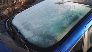 Autósoknak: ezzel nem lesz jeges, havas a szélvédő reggelre