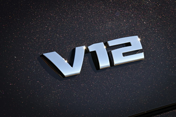 Búcsúztatja a BMW a V12-es motort