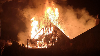 Leégett egy ismert énekes budapesti háza