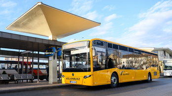 Hat és fél milliárdért vesz a Volánbusz magyar autóbuszokat