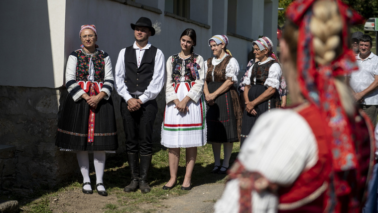 Lassul a magukat magyar nemzetiségűnek vallók számának csökkenése Szlovákiában