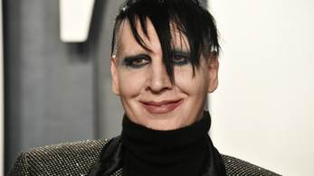 A zaklatással vádolt Marilyn Manson megjelent a róla szóló film premierén