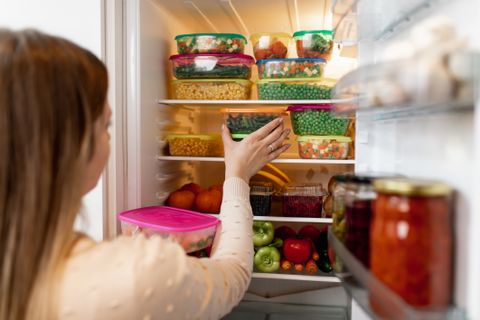Így pakold be a hűtőt, hogy spórolhass a villanyszámlán: 7 hatásos energiatakarékossági tipp a mindennapokra