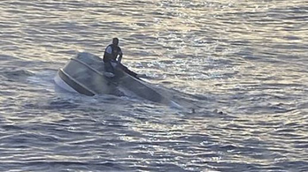 Felborult az embercsempészek csónakja Floridában, 39 ember eltűnt