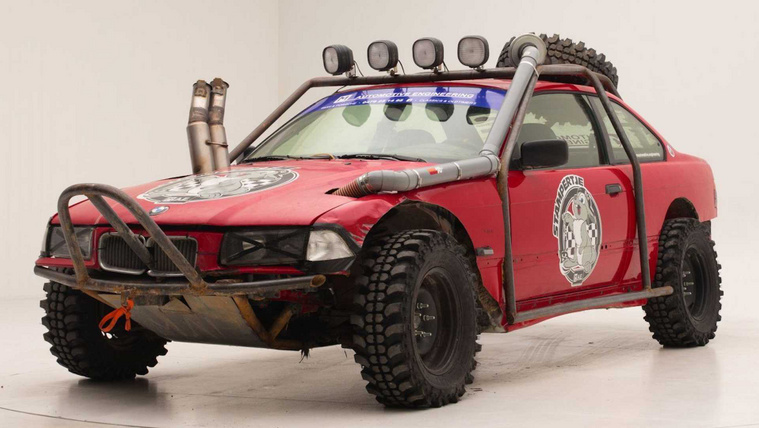 A Mad Max-ben is jól mutatna az off-road-E36