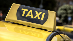 Még nagyobb tarifaemelésért lobbiznak a taxisok
