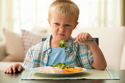 Alig 5-féle ételt eszik meg a gyerek? Ez a táplálkozási zavar állhat a háttérben - Az ARFID-ról érthetően