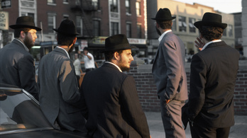 Magyar kaftánt viselnek a New York-i zsidók