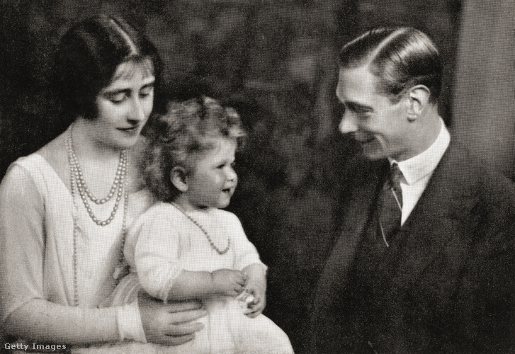 Erzsébet hercegnő szüleivel 1927-ben