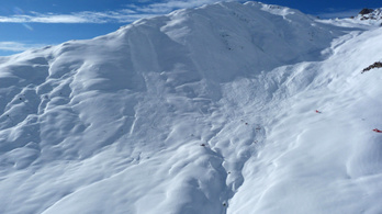 Legalább száz lavina volt Tirolban a hétvégén