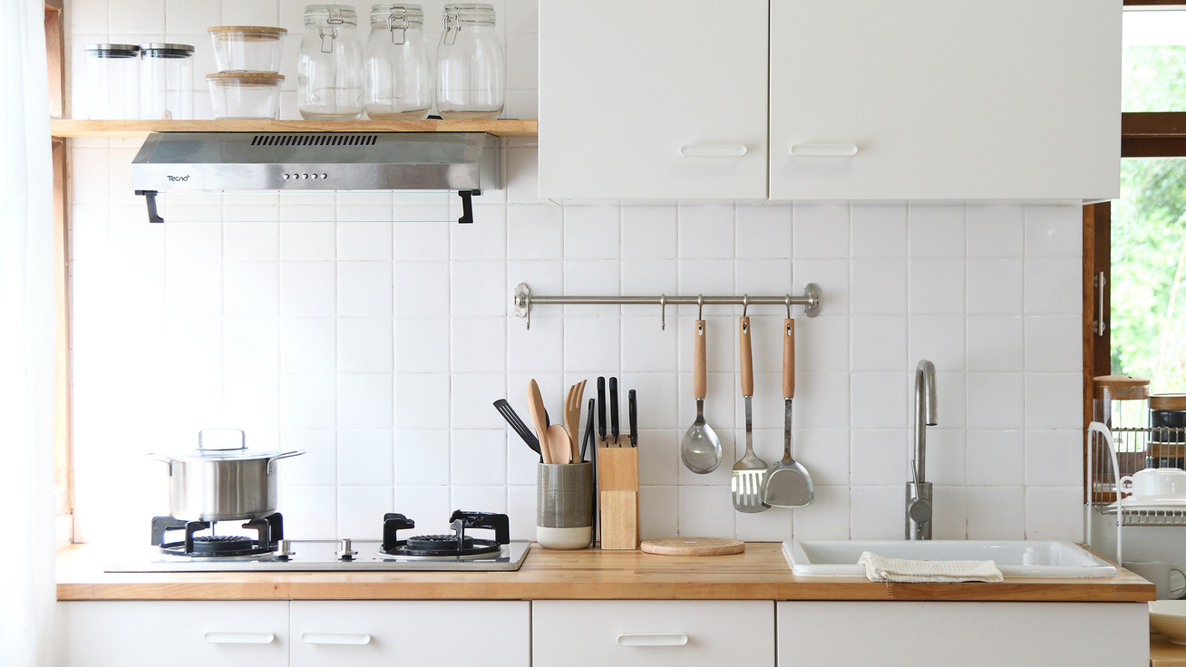 Briliáns ötletek apró konyhákba: ha jól rendezed be, megsokszorozod a helyet