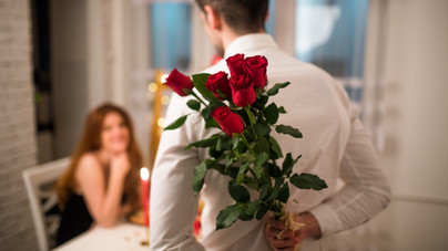 A rózsa valójában nem romantikus, csak praktikus: mutatjuk, miért pont ezt szeretjük ajándékozni