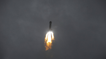Mégsem Elon Muské a Holdba csapódó rakéta