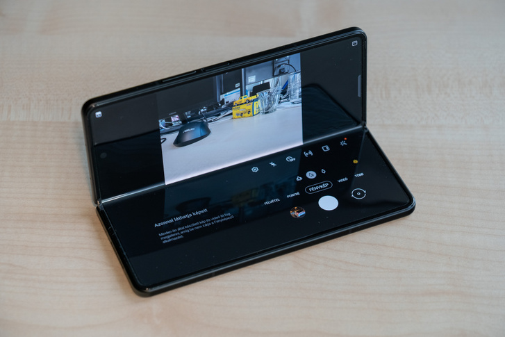 A Galaxy Z Fold3 kialakítása videós szempontból is elég praktikus